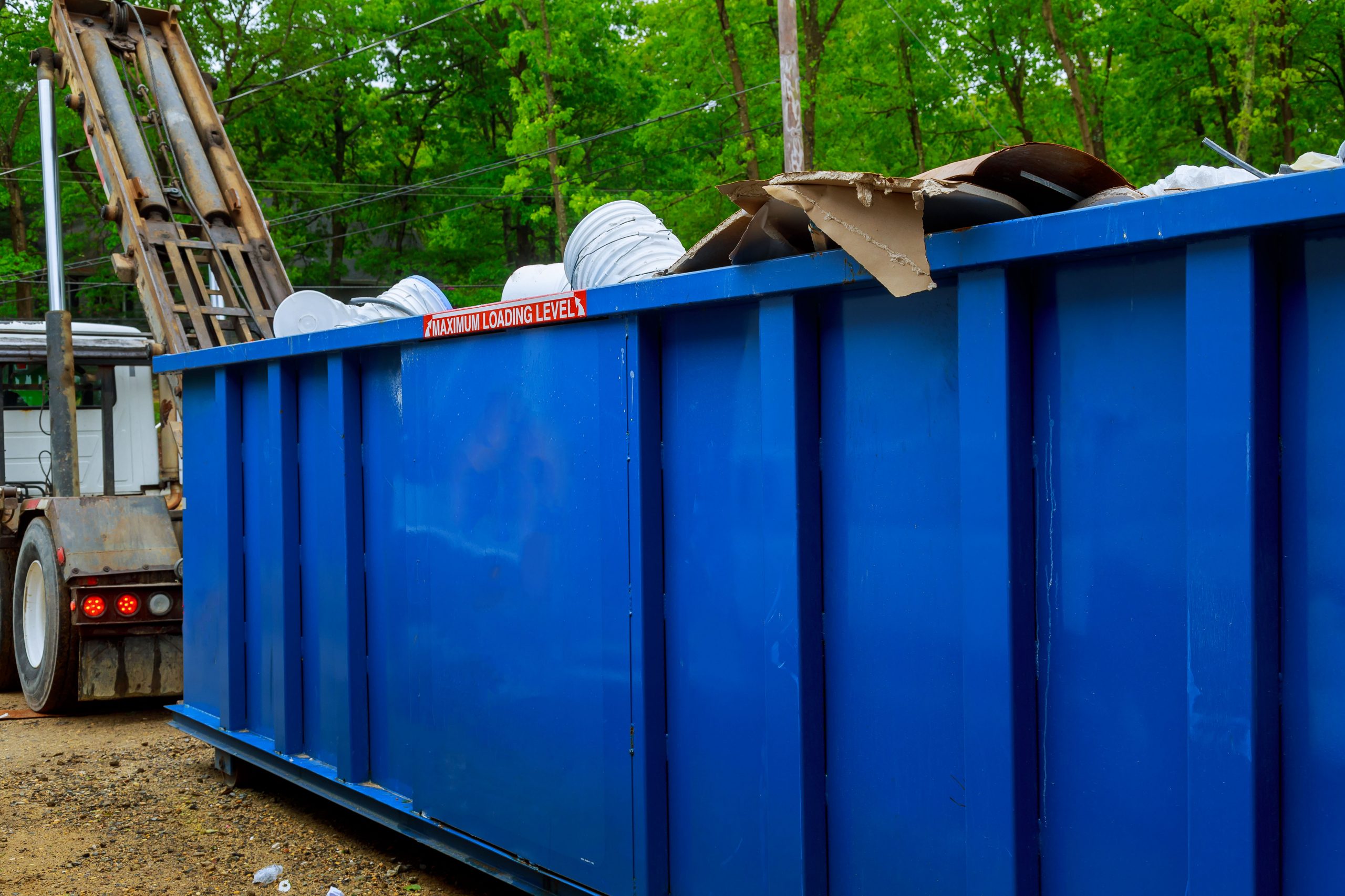 The Benefits of Renting From a Dumpster Service